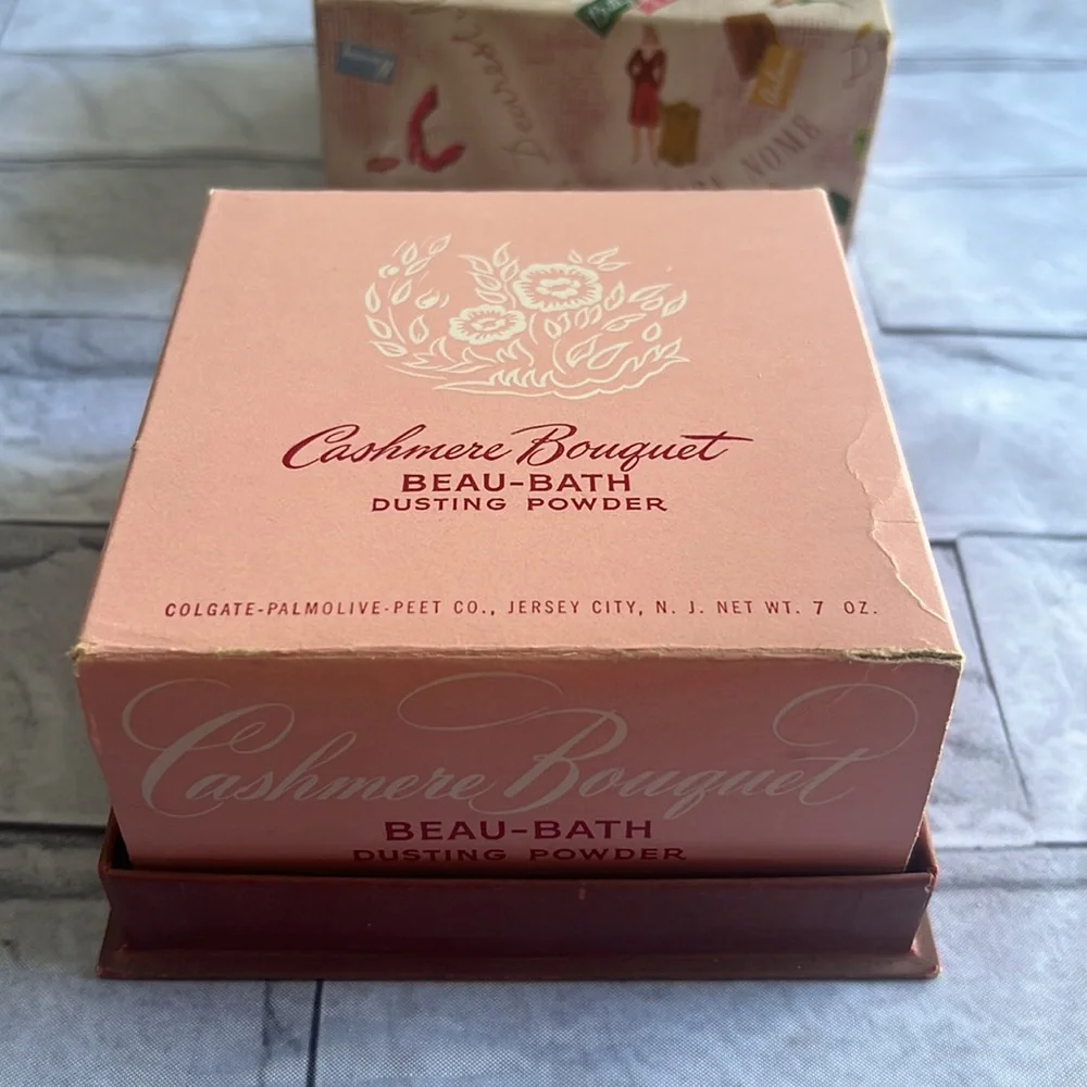NIB CASHMERE BOUQUET BEAU-BATH DUSTING POWER By LANGLOIS Inc. Boston RARE FIND!